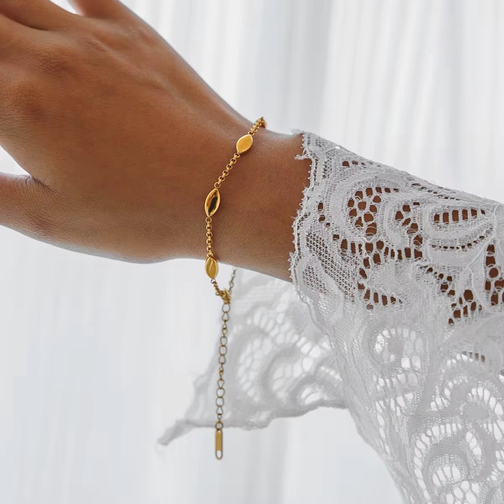 18K Gold Plated Oval Charm Chain Bracelet